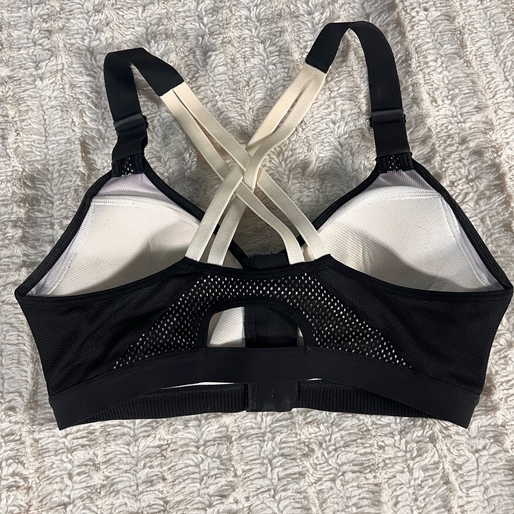Victoria’s Secret Black Underwire Sports Bra 34B - Picture 2 of 3